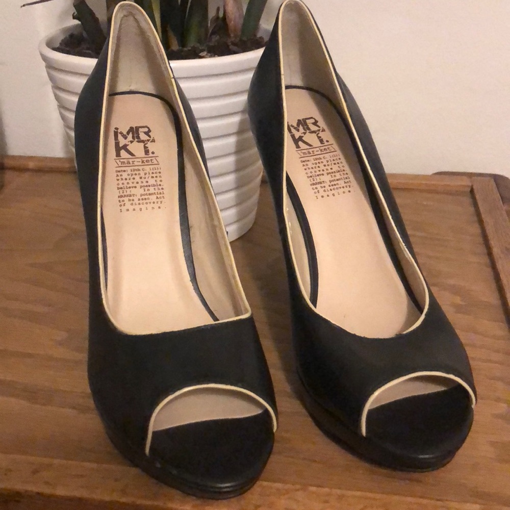 Black MRKT (market) heels size 8.5. Never worn.